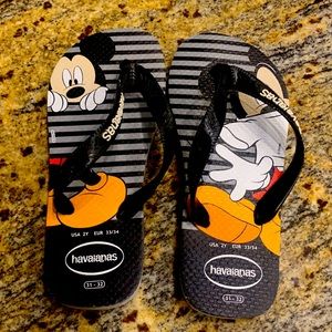 Mickey Mouse Havaianas size 31-32.  In great condition.